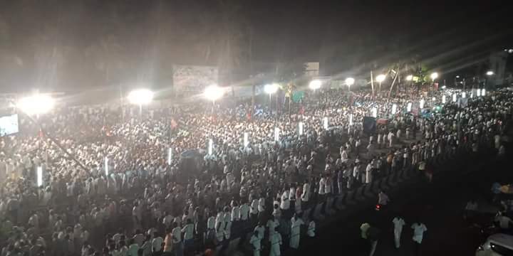 leninvengai's tweet photo. ஸ்டெர்லைட் கம்பெனி இருந்த இடம் தெரியாம ஆக்குறதுக்கு இந்த கூட்டத்துல கால் வாசி தொண்டர்கள் படை போதும்... power of #TeamTTV #BanSterlite #Tuticorin #TTVDhinakaran @TTVDhinakaran @VSenthilbalaji #TTV4STERLITE_BAN https://t.co/uiWU1CHe50