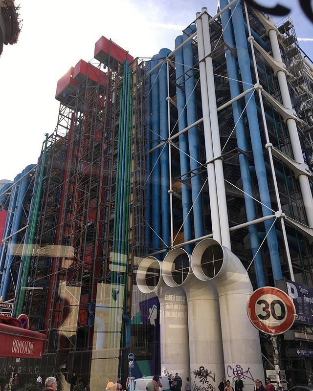 parisonadime's tweet photo. View from #bus29 in #Paris #France #RATP #parisbus #pompidou #centrepompidou #renzopiano #lemarais #expatlife #parisonadime https://t.co/4KhsmoMZtL https://t.co/psqFYT2c0c