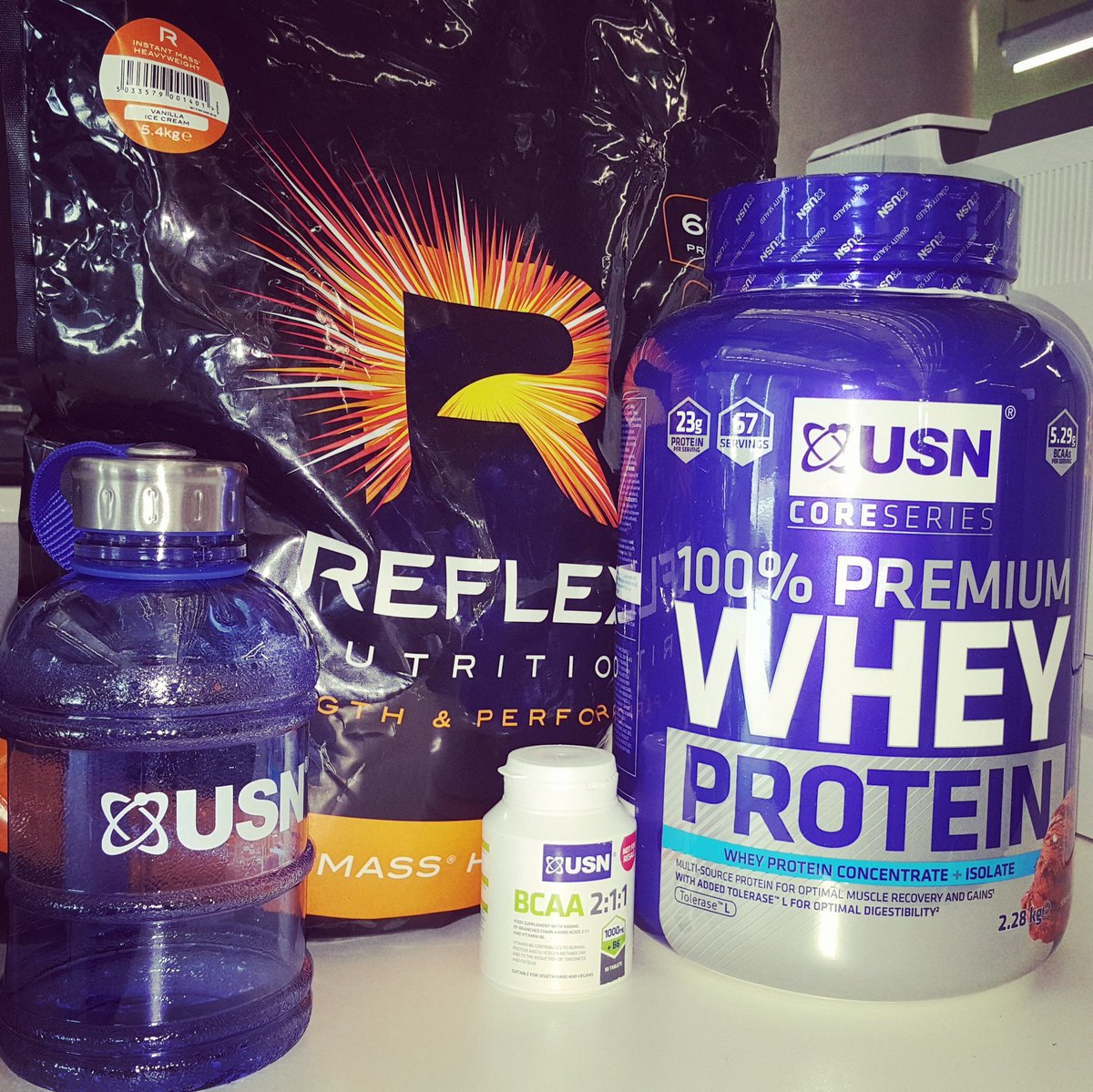 SteelRealDeal's tweet photo. Hp nutrition order making my Tuesday way better! @ReflexNutrition mass gainer and my favorite @USN_UK protein and bcaa's #nutrition #bodybuilding #gains #gym #irishfitfam #instastrong #freebies #Facebook #dailygrind #mma #wrestling #muaythai #bcaa #protein https://t.co/gzA96mIZjp