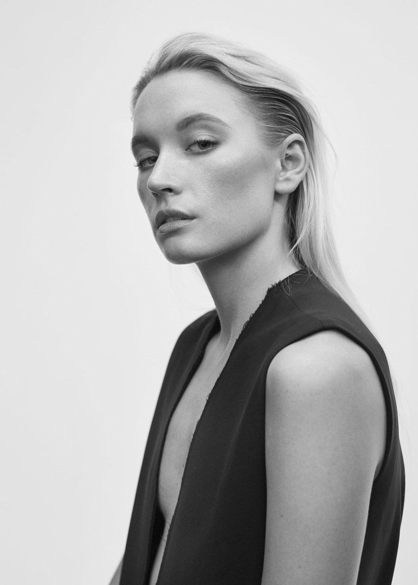 trashurestudio's tweet photo. In our #editorial UNIFY, we explore the concept of a borderless future. One where no one is constrained by the concept of gender. Immerse yourself in the full editorial here: https://t.co/DGSkItLy7u #genderless #future #androgynous https://t.co/bv3UPtt7Bt