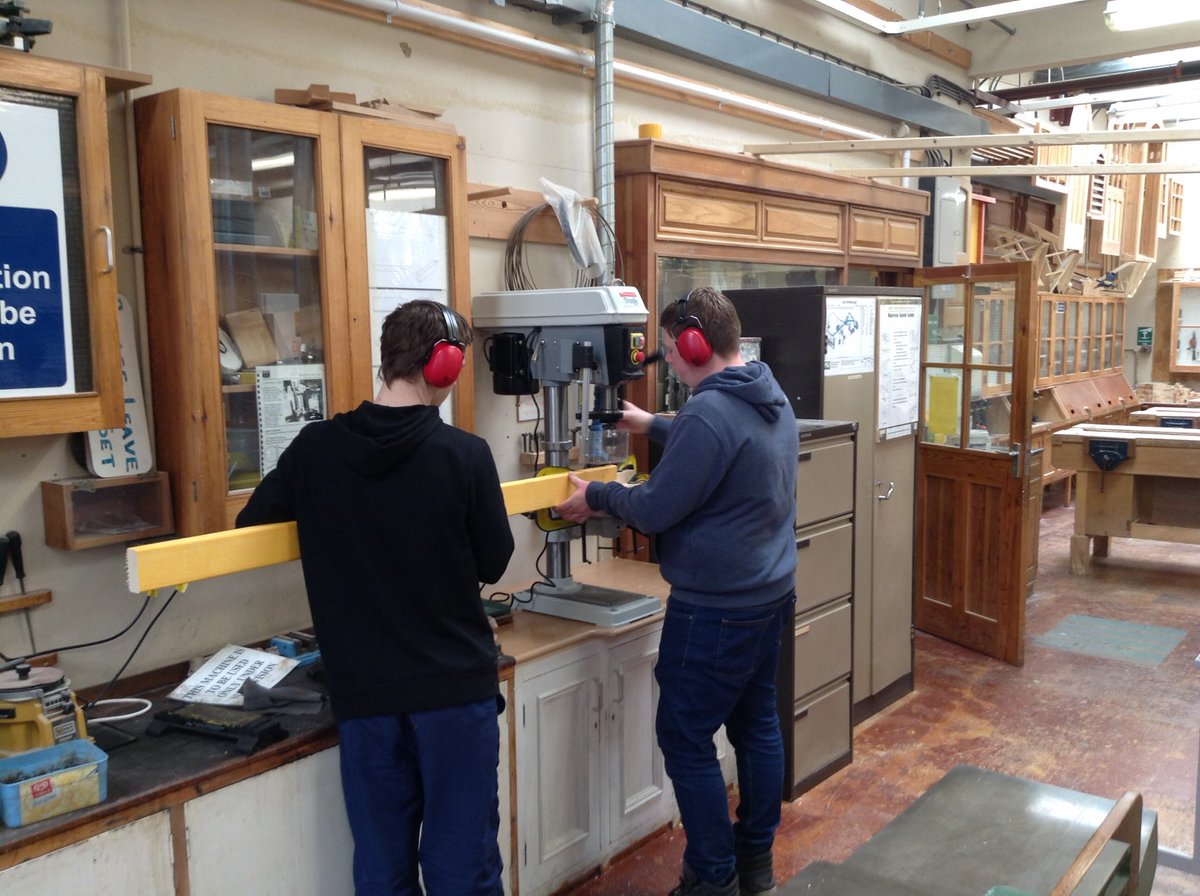 GCFEconstruct's tweet photo. @GuernseyCollege Level 1 Construction and Engineering students manufacturing some raised planter beds for our Horticulture department. 👍 https://t.co/g2vltDbw3m
