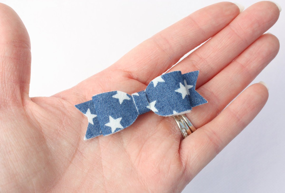 shells_boutique's tweet photo. How cute are these little fringe clips. Limited amounts available once there gone they won't be re-stocked 
#hairbows #hairaccessories #smallbiz https://t.co/hUcDb2JRtT