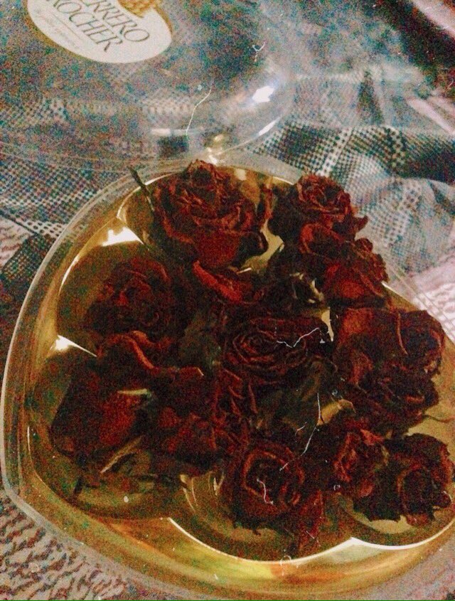 imshaunengneng's tweet photo. Keeping the flowers at the same time the container ๐ค๐Haha! #memoryhoarder #keepingitinanotherway https://t.co/tTs6DDZtBo