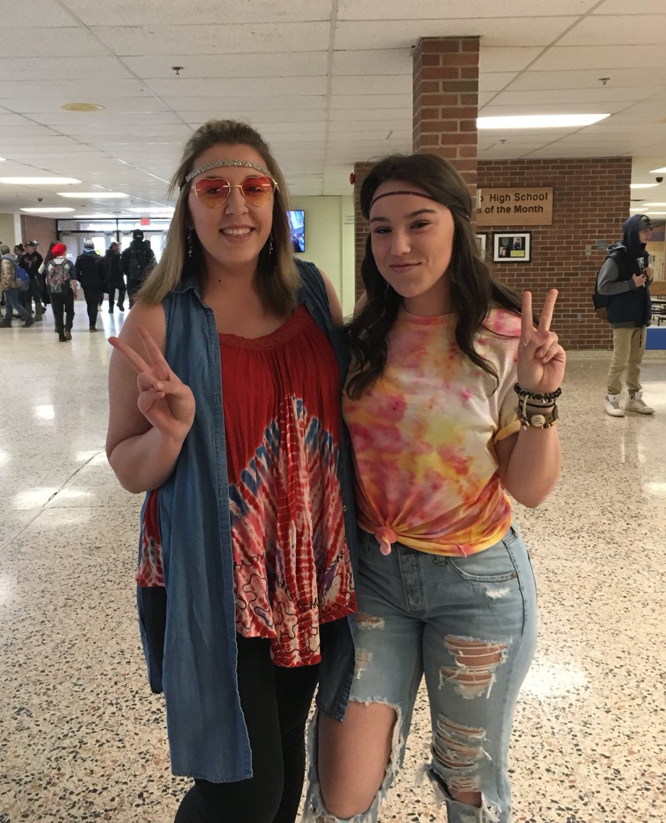 Claire_Lavoie3's tweet photo. @OHS_Grads2018  flower power🌼✌🏼 https://t.co/wlejpGOq0H