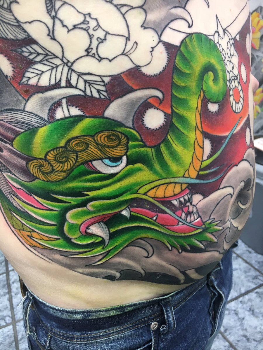 sean_siamese13's tweet photo. Progress on this stomach piece, I will be tattooing at the @liverpooltattooconvention this year as always , hope to see people there 🙏🏻 #siamesetattoofamily #siamese13 #tattoo #freehand #progress https://t.co/lt9YTAkdgP