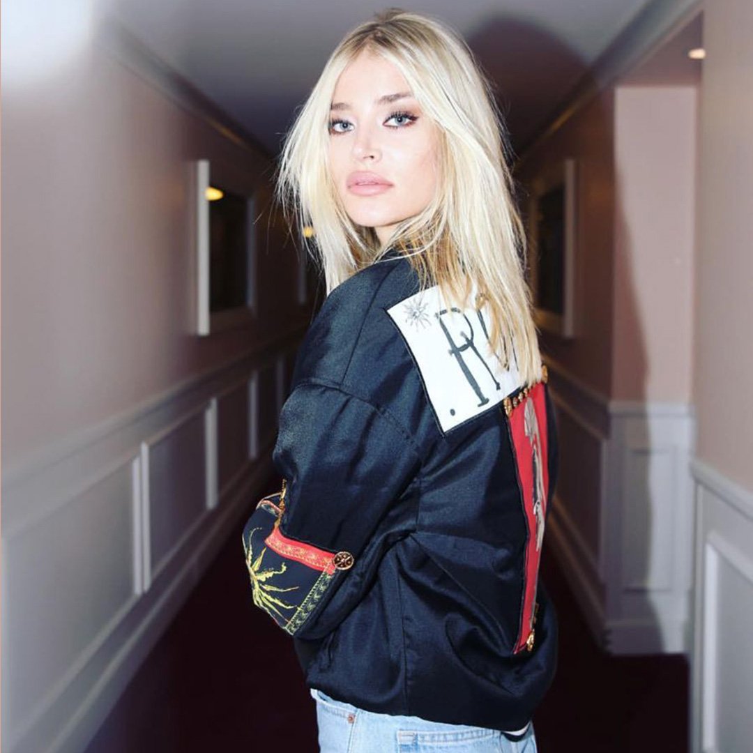 Sofija Milo rocks with this Fausto Puglisi printed bomber jacket.
#FaustoPuglisi #SofijaMilo #MadeInItaly
faustopuglisi.com