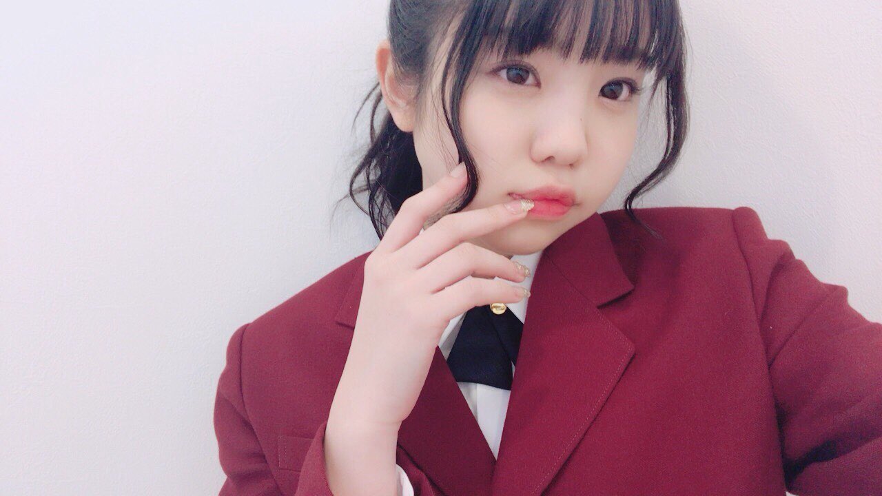 佐藤日向 花のち晴れ 1話 実は出演させて頂きました 自撮りが多くて申し訳ないんですが 一生分の自慢をさせてください 私の理想の高校ライフをくれた花男 英徳学園の制服に袖を通せて 髪も可愛くしてもらって付け爪まで でもね 私ぼやけて どこに