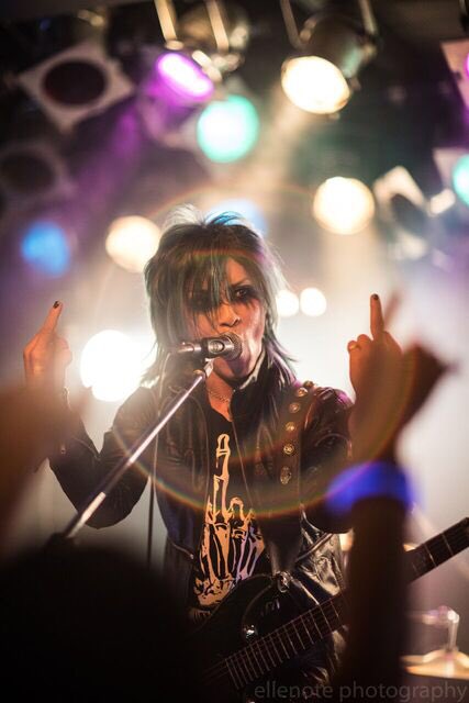 KasstrickShown's tweet photo. Photo by @ellenotephoto 
@ Ebisu club aim. 4/15/2018

Thank you so much for everything.

#kasstrickbacteria
#schecter 
#mosterenergy
#livephoto
#ナカユビタテロ https://t.co/KnW6a92MW7
