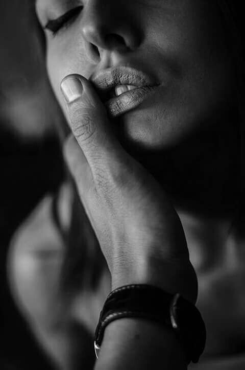sdlange_erotica's tweet photo. On her knees, hands bound,
Eyes lowered she waits for him,
Her love, her Master. #HaikuPoetryDay #Erotica #bdsm #amwriting #poetry https://t.co/2wnb9aIO8z