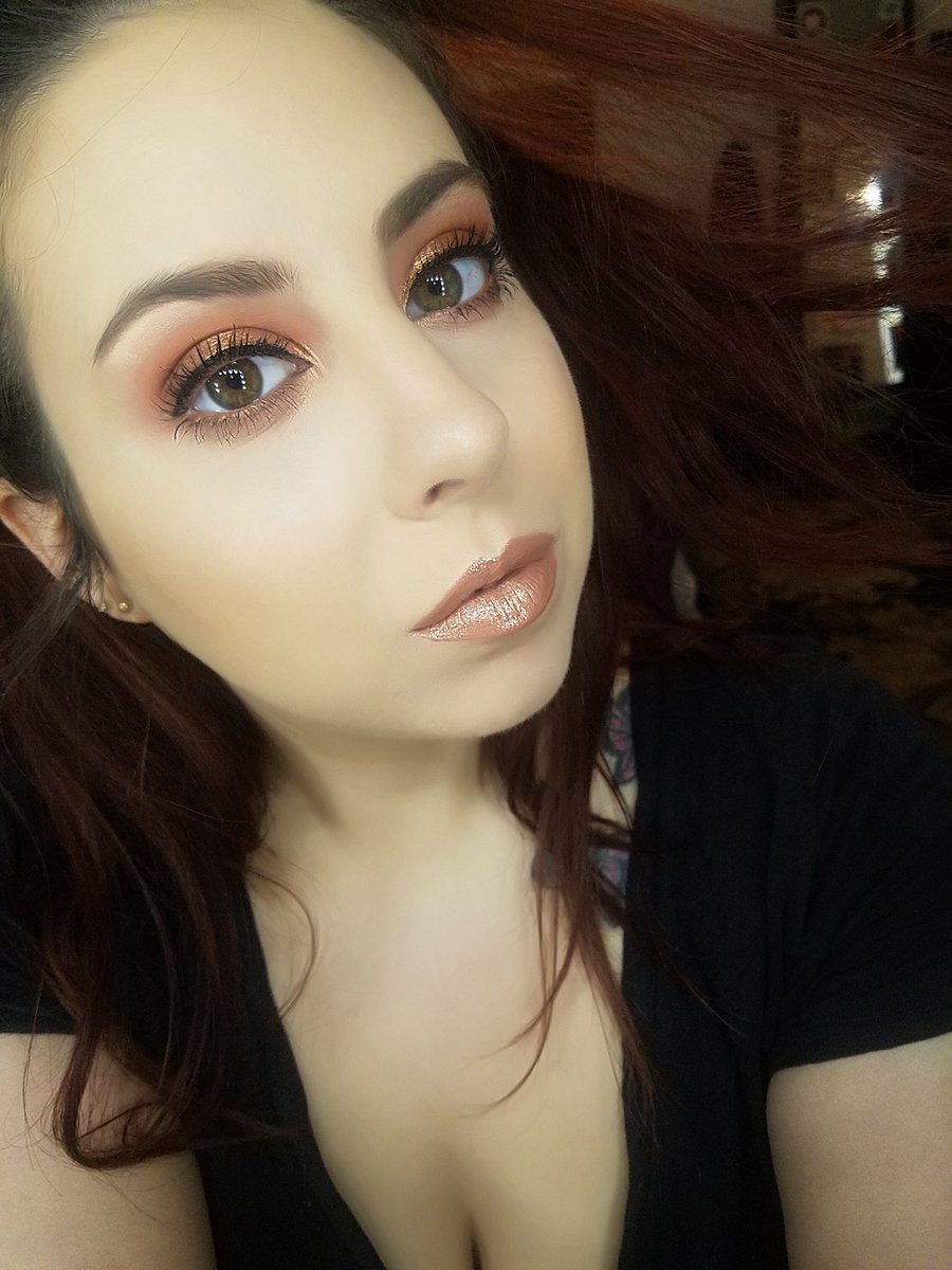ashemnicole's tweet photo. Eyes: @Doseofcolors #SassySiennas @ColourPopCo #supernovashadow #dragon @NyxCosmetics #epicinkliner @BenefitBeauty #badgalbang bottom #RollerLash top
Lips: @Girlactik #mattelippaint #posh topped w/ @JouerCosmetics #skinnydip
Face: @Maybelline #matteNporeless 
Brows: #busygalbrow https://t.co/83SUHi0ANR