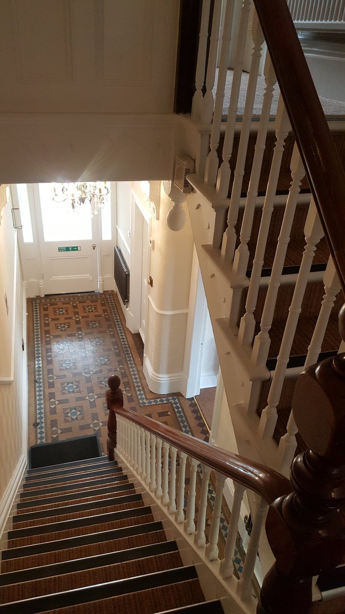 cwdecorating's tweet photo. More pictures from the staircase @PainFreeDenta1 https://t.co/WbT5ek2qNU