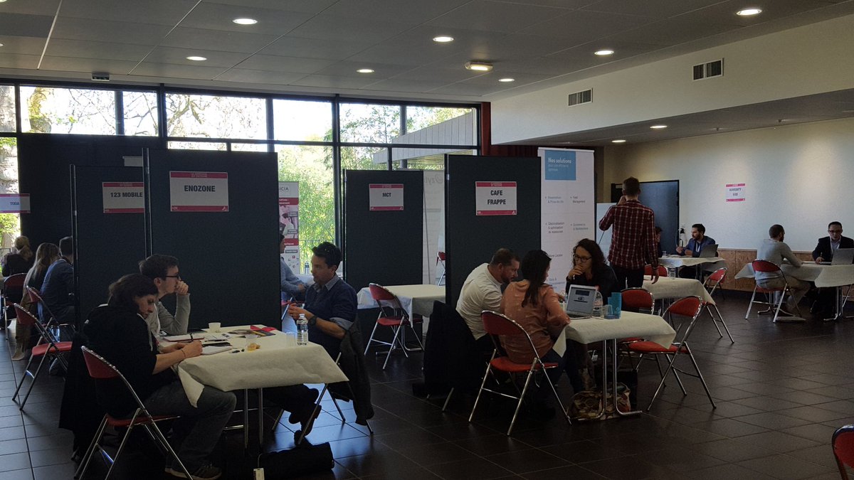LMTinnovation's tweet photo. Les rdv btob entre les prestataires du #numérique continuent au #Prestadating 2018 #lavalfrenchtech #mayenne https://t.co/6kM4ScHLCx