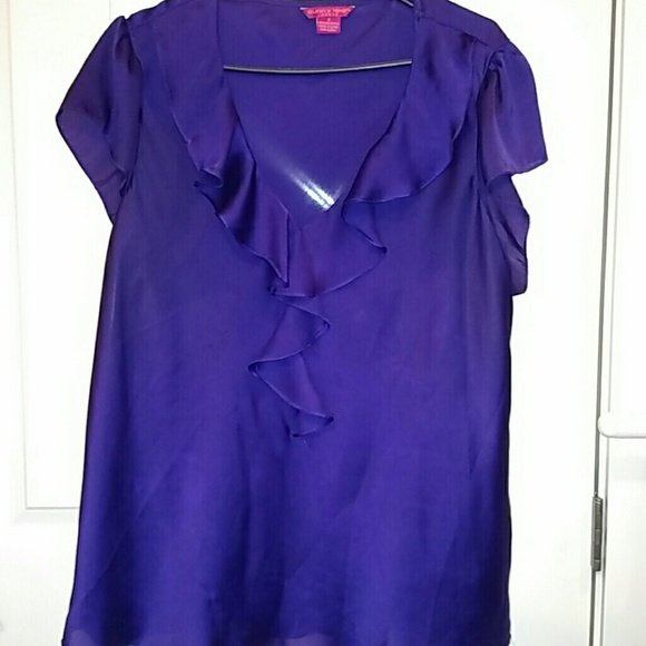 RuarkWendy's tweet photo. So good I had to share! Check out all the items I'm loving on @Poshmarkapp from @1curatedcloset #poshmark #fashion #style #shopmycloset #sunnyleigh #balancecollection #ecote: https://t.co/UsJmuz7xiH https://t.co/8XTpmlvqGO