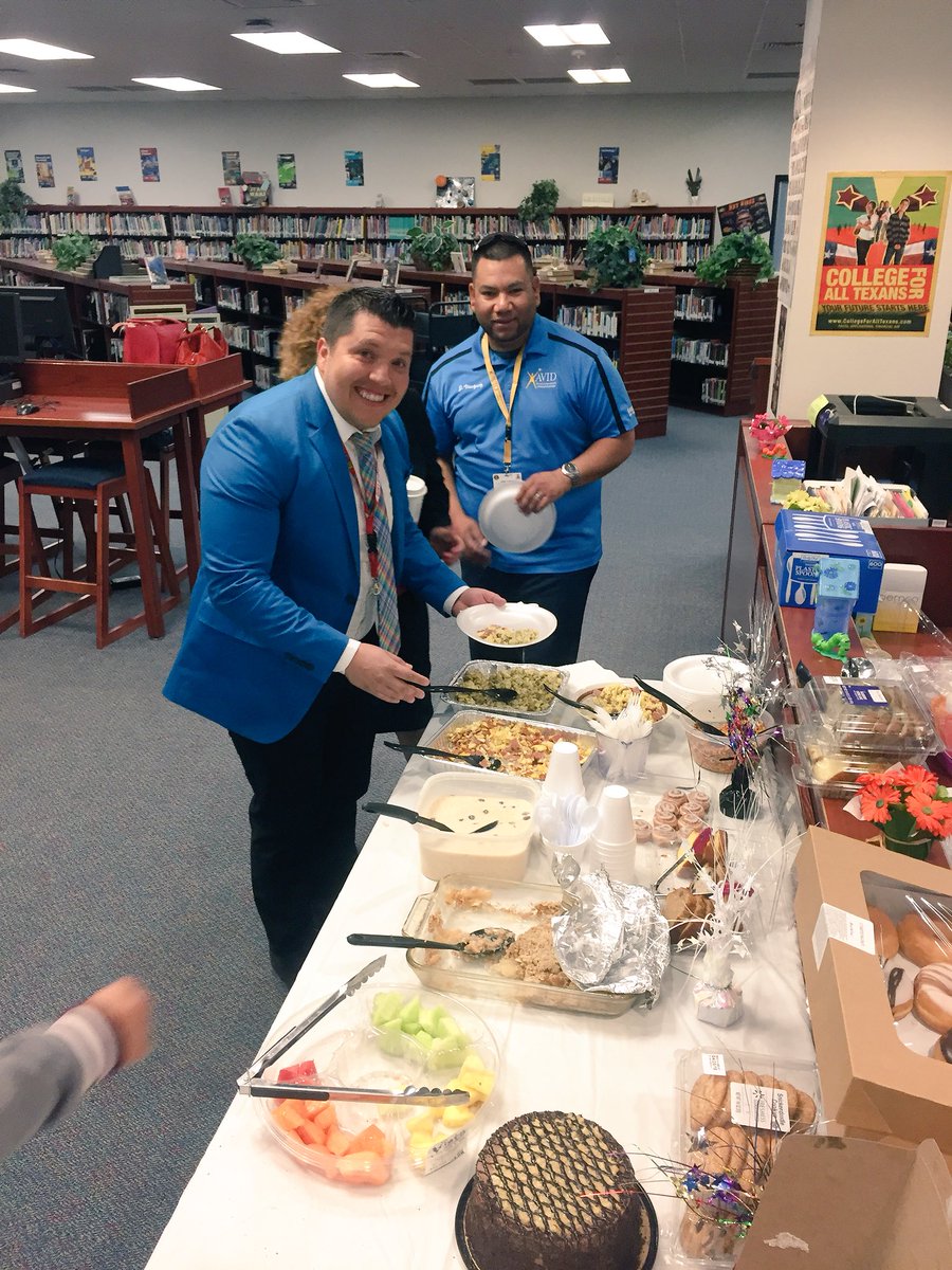 HMSHAWKS_CISD's tweet photo. Celebrating AP’s Week with a breakfast from the HMS Teachers this morning #APWeek18 #TeamHMS https://t.co/mbOJIp1yHF