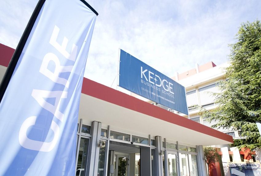 OpenInnovSUD's tweet image. /Actu @regionpaca/ @kedgebsMRS  signe un #partenariat 🤝 avec @ProcterGamble - @pgfrance !
Via @laprovence 
Pour en savoir plus 👉 po.st/AxitES

#openinnovation #openinnov