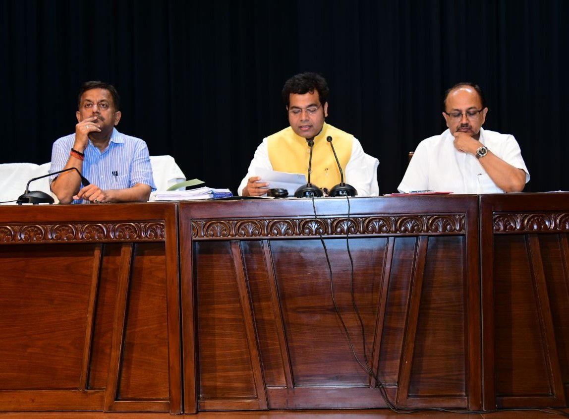 ptshrikant's tweet photo. #UPCabinet अब प्रदेश में 10 लाख रुपए तक के कार्यों को कराने के लिए 'ई-टेंडरिंग' की आवश्यकता नहीं होगी। पहले 5 लाख रुपए से अधिक राशि के कार्यों के लिए 'ई-टेंडरिंग' आवश्यक थी। आपातकालीन स्थितियों के संदर्भ में लागू प्रावधान यथावत रहेंगे। @BJP4India @UPGovt @BJP4UP https://t.co/GWIUjAQQzN