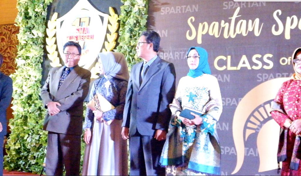 ceritajubel's tweet photo. (17/04) Telah dilaksanakan Pelepasan Peserta Didik Angkatan ke-XIX SMA Plus Negeri 17 Palembang Tahun Pelajaran 2017/2018 di Aryaduta Grand Ballroom Palembang.
.
.
.
.
.
Sukses Selalu SPARTAN’19! https://t.co/rYn2osQuRe