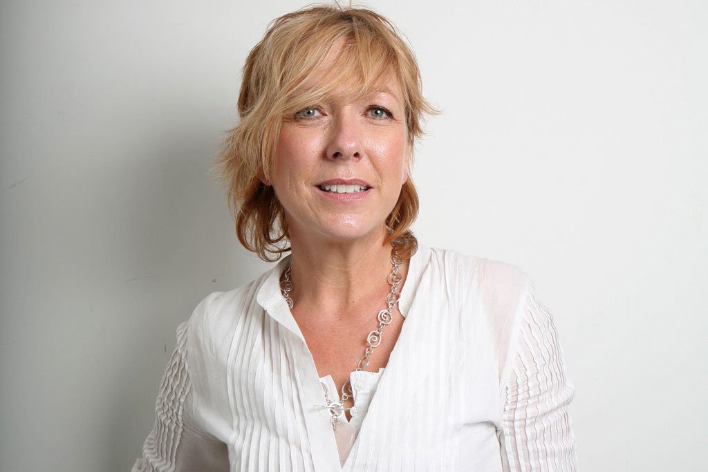 countryandtown's tweet photo. Another #womenofnote interview for our #100yearsofsuffrage series, this time with @panmacmillan author @TheVintageYear #LookWhatYouMadeMeDo https://t.co/VvGcyFtelY https://t.co/JUj3jwY8Na