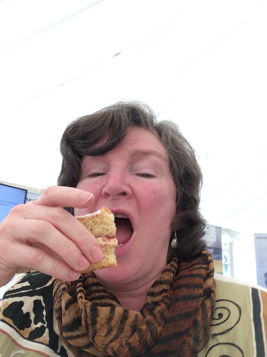 SuffolkonShow's tweet photo. #tourismselfie yummy cakes @MilsomsDedham https://t.co/LlfOUZ1ocP