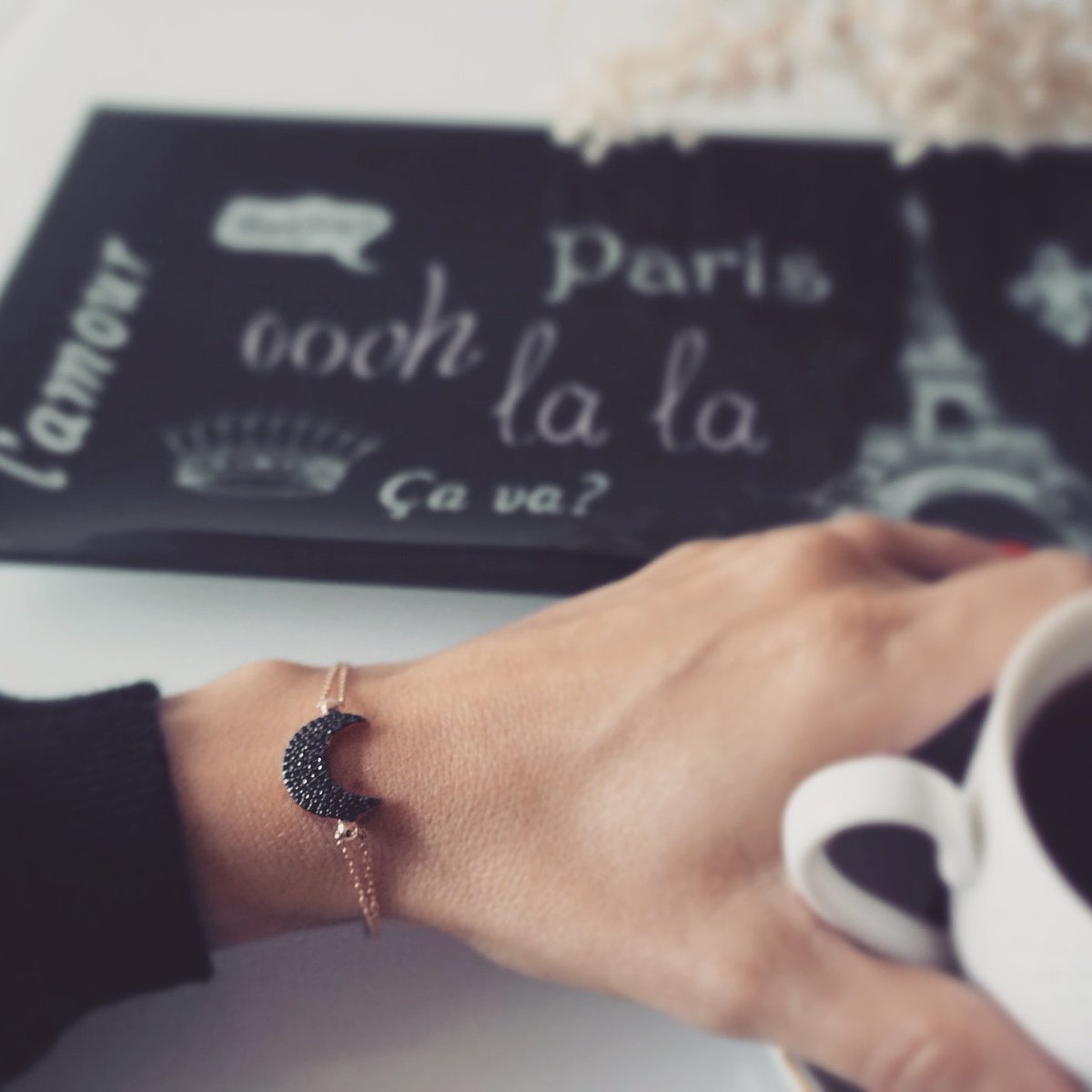eshnepetite's tweet photo. Our best selling petite bracelet is low in stock 💫 Get yours now, exclusively on Amazon, link in bio 💫 #fashion #smallwrists #skinny https://t.co/BcE4PNrmPI