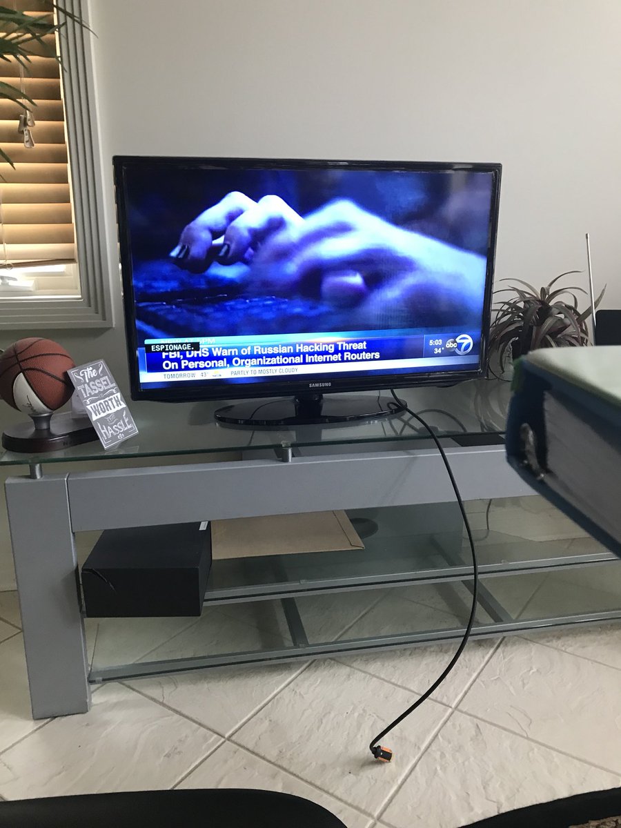 GuruDetective's tweet photo. Saw this on the #news yesterday: be careful &amp; #secure with your routers even in your own home! This news calls for a change of #router #passwords. But be sure you’re not using the same passwords on different routers!

#CyberSecurity #CyberAware #crime #hackthehackers https://t.co/FFtHuVPbQs