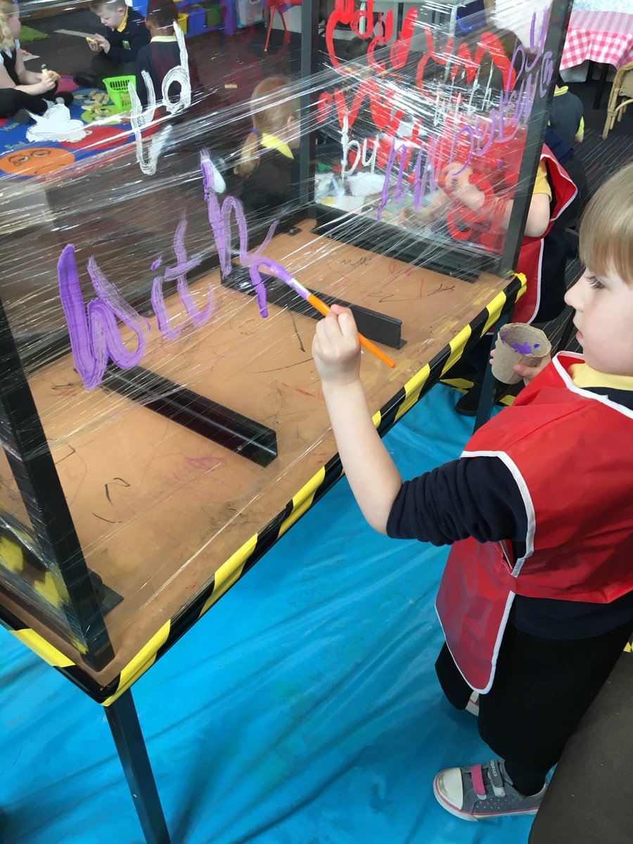 Elmvaleprimary's tweet image. #ElmvaleP1I have been practicing our common words using various resources including painting on cling film. #literacy #commonwords #creative