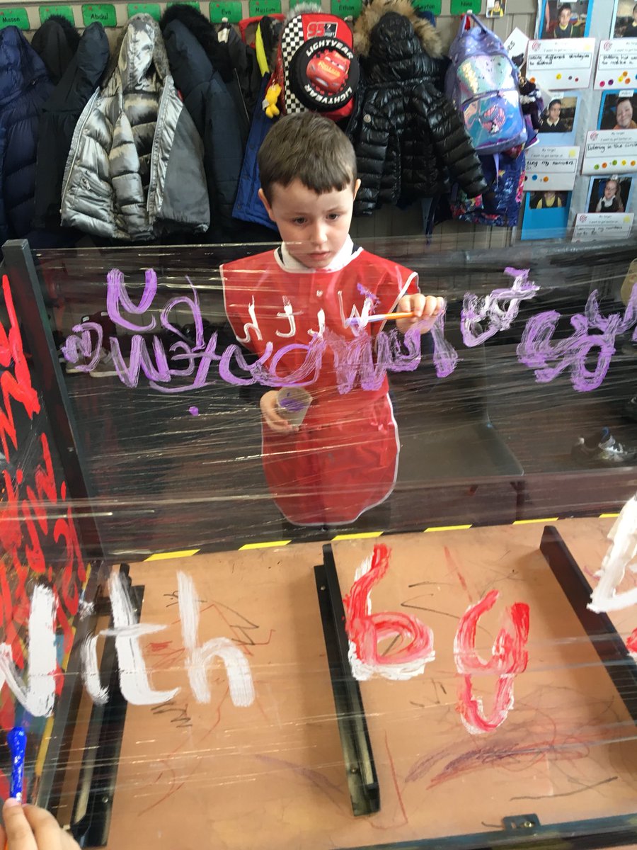 Elmvaleprimary's tweet image. #ElmvaleP1I have been practicing our common words using various resources including painting on cling film. #literacy #commonwords #creative