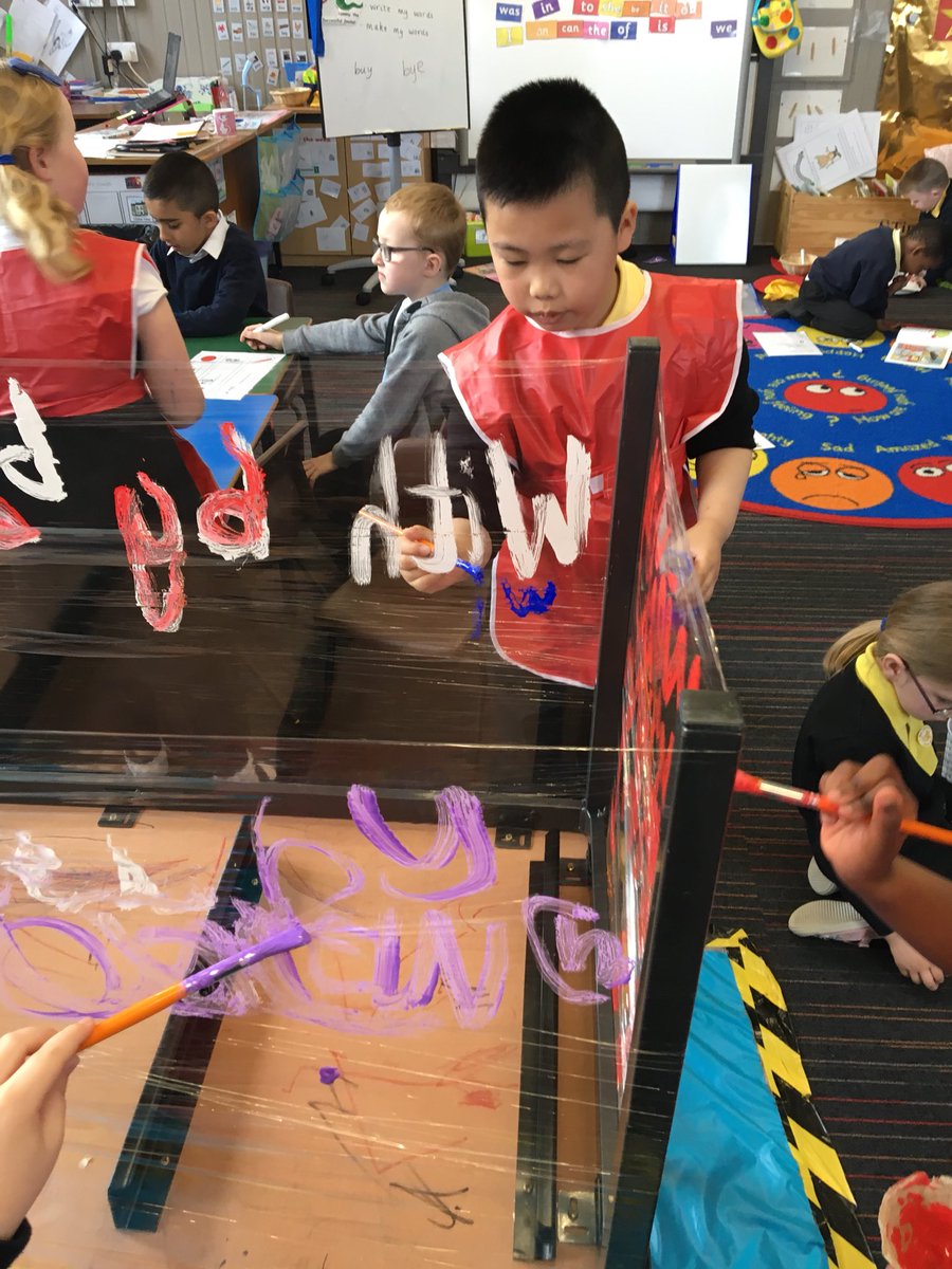 Elmvaleprimary's tweet image. #ElmvaleP1I have been practicing our common words using various resources including painting on cling film. #literacy #commonwords #creative