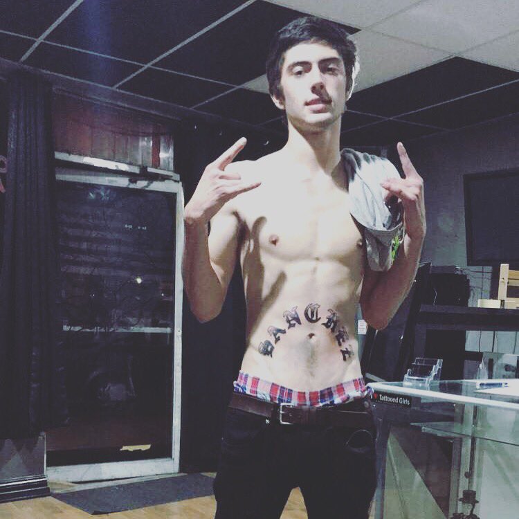 pourfours's tweet image. 