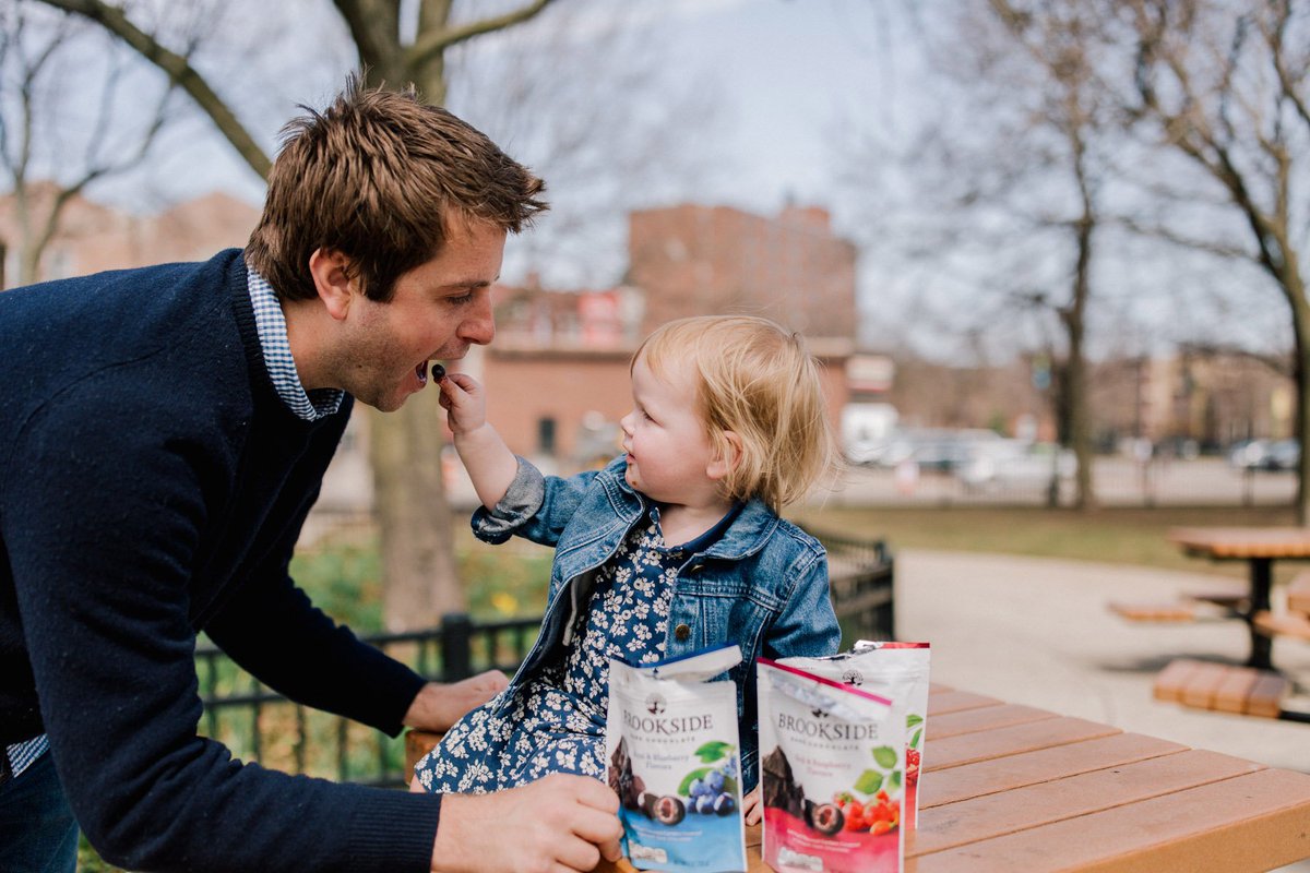 kellyslarkin's tweet image. The Larkins played hooky last week when temperatures here in Chicago hit 70, and we got some much-needed outside playtime... and we had some amazing dark chocolate treats from @Brookside_Choc! Full post (including cute family pics) here: bit.ly/2JThIBE #ThatsBallsy #ad