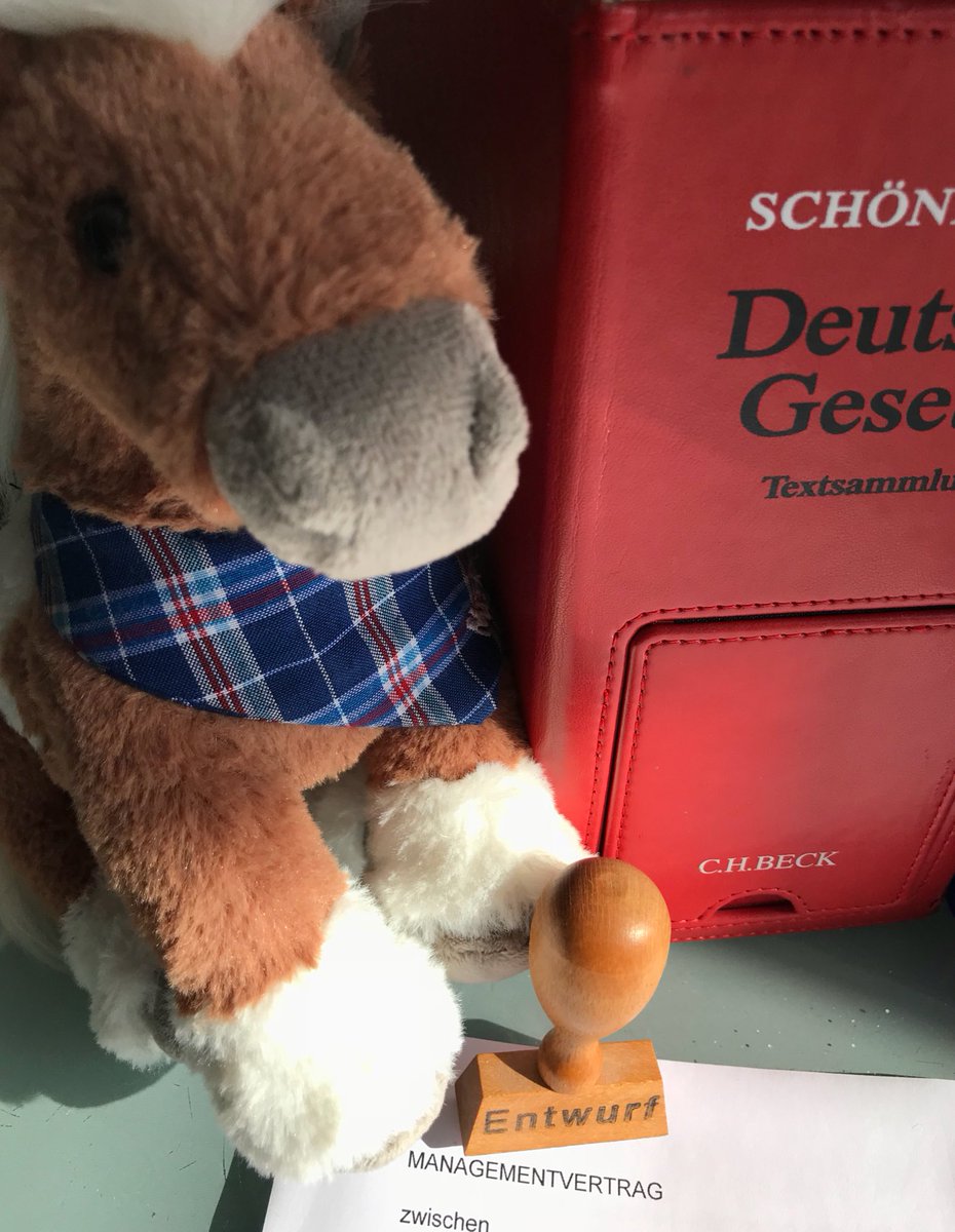 kanzleipony's tweet photo. Sorry Chef, mein Fehler: Das kleine Kanzleipony durfte mal „mitarbeiten“. :-((
O-Ton: #stempelnmachtspass #spassmitStempeln

 #allesblau #jetzt #oh #gehtdasnoch?

*Schnaub! https://t.co/o2B9v5kp4D