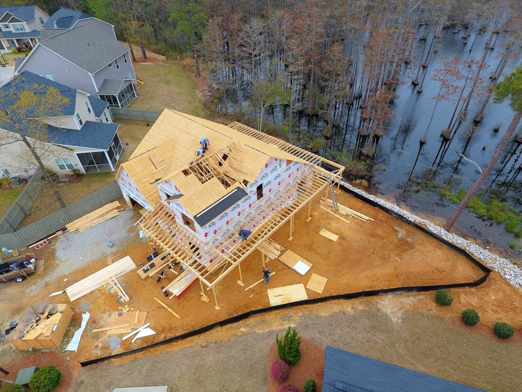 910drones's tweet photo. @GRHomesNC is building in #fayettevillenc
Like and follow to see this #custombuild become a home 🏠
#dronephotography #droneoftheday #dronelife #aerialphotography #aerialview #dronstagram #customhomes #onalake #lakelife #golflife #framerslife #homebuilder #remax #DRONEGENUITY https://t.co/7j2wIGgl9T