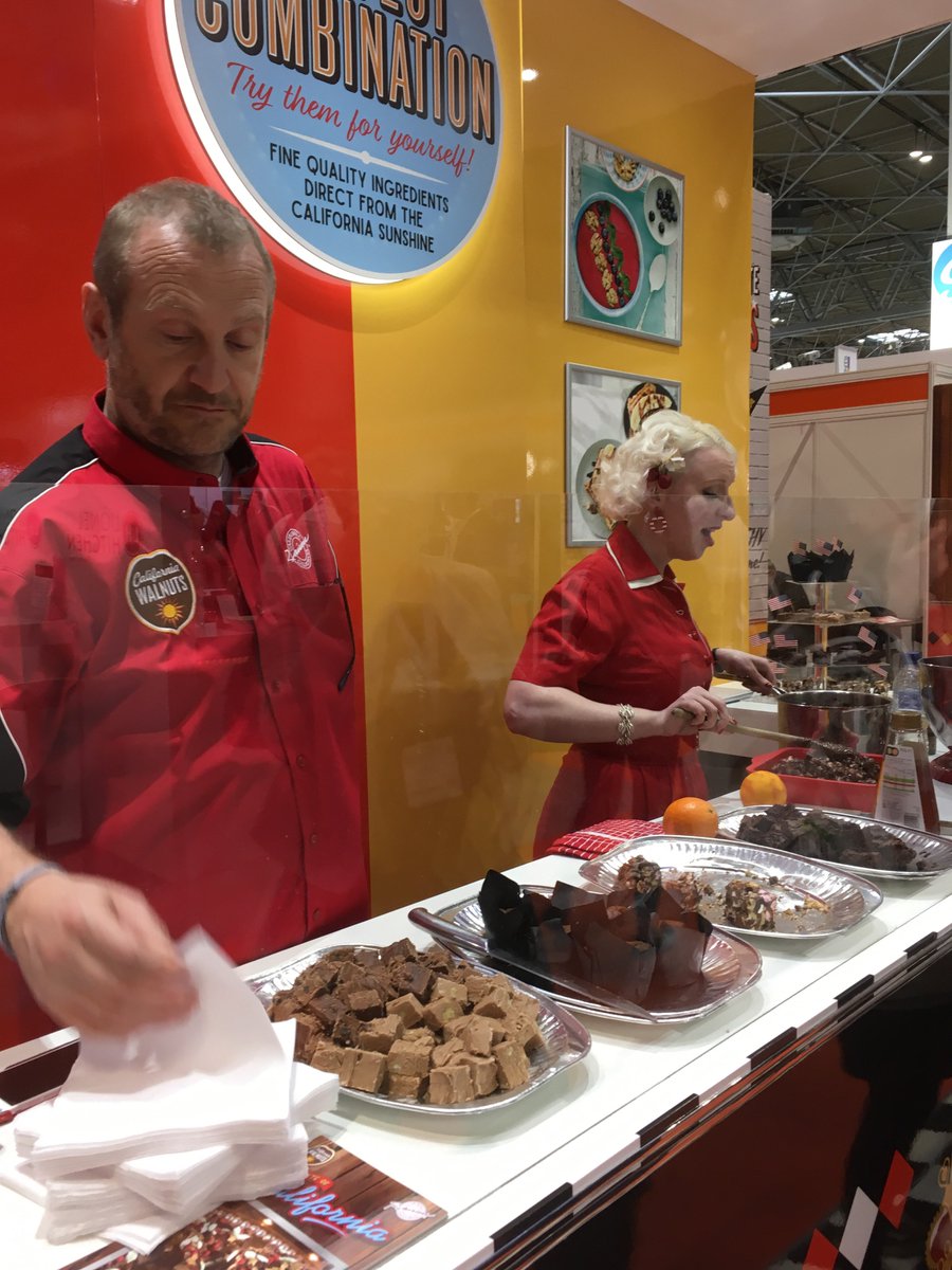 TMElectronics's tweet image. Digging this cool stand designed by @ComeIntoTheGard #foodex #california #wallnuts