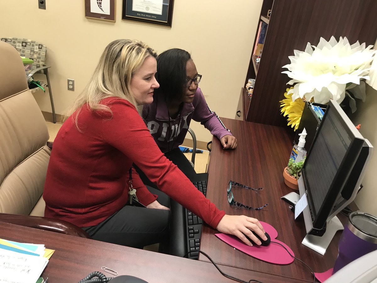 pjdaoust's tweet image. Arrrrrright! The Pirates have boarded the SIS Gateway! The students of Emerald Cove have reported smooth sailing ahead! @ECMS_Dr_Feaman @EmeraldCoveMS @pbcsd @SuptFennoy @DrFRod1 #sisforall #MakeitCountPBC