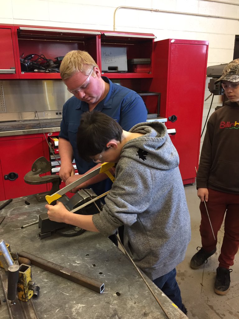 CameronStPS's tweet photo. Tech It Out happening today @CCI_SCDSB for some of our Grade 8 students! #manufacturing #learningaskill #opportunity @SCDSB_Schools https://t.co/T9sm8iAxOD