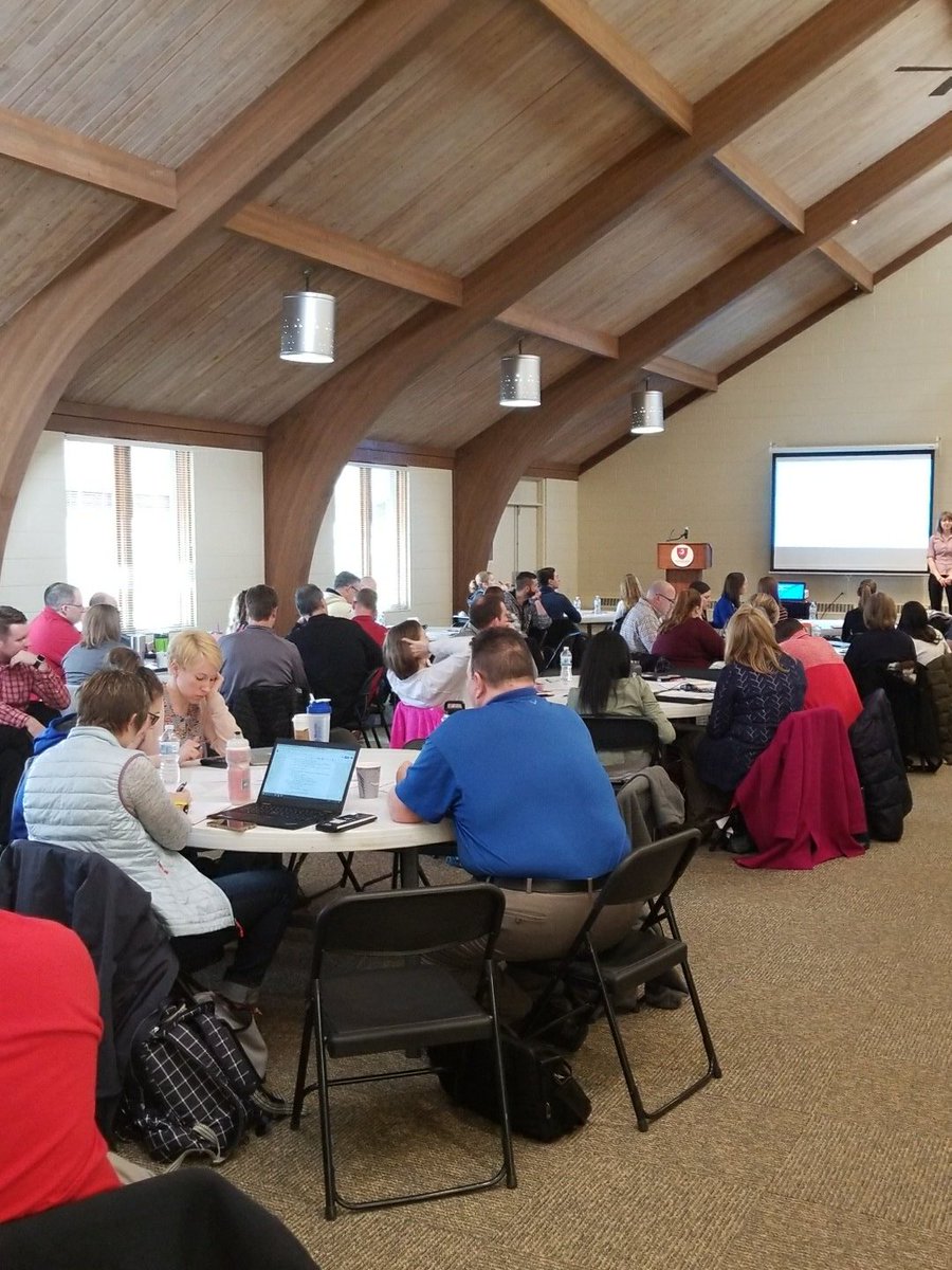 GradesHarding's tweet image. Over 70 teachers together to talk about Complex Instruction.  How exciting @complexinstruct