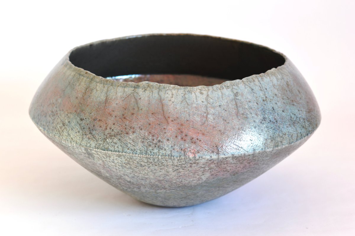 StephenMurfitt1's tweet photo. New #Forms in the #VisualConnections #Exhibition @pyramidgallery with @TerryBeardArt runs up to 13th May #Raku #ceramics #Mixedmedia https://t.co/jCUdjkSNO0