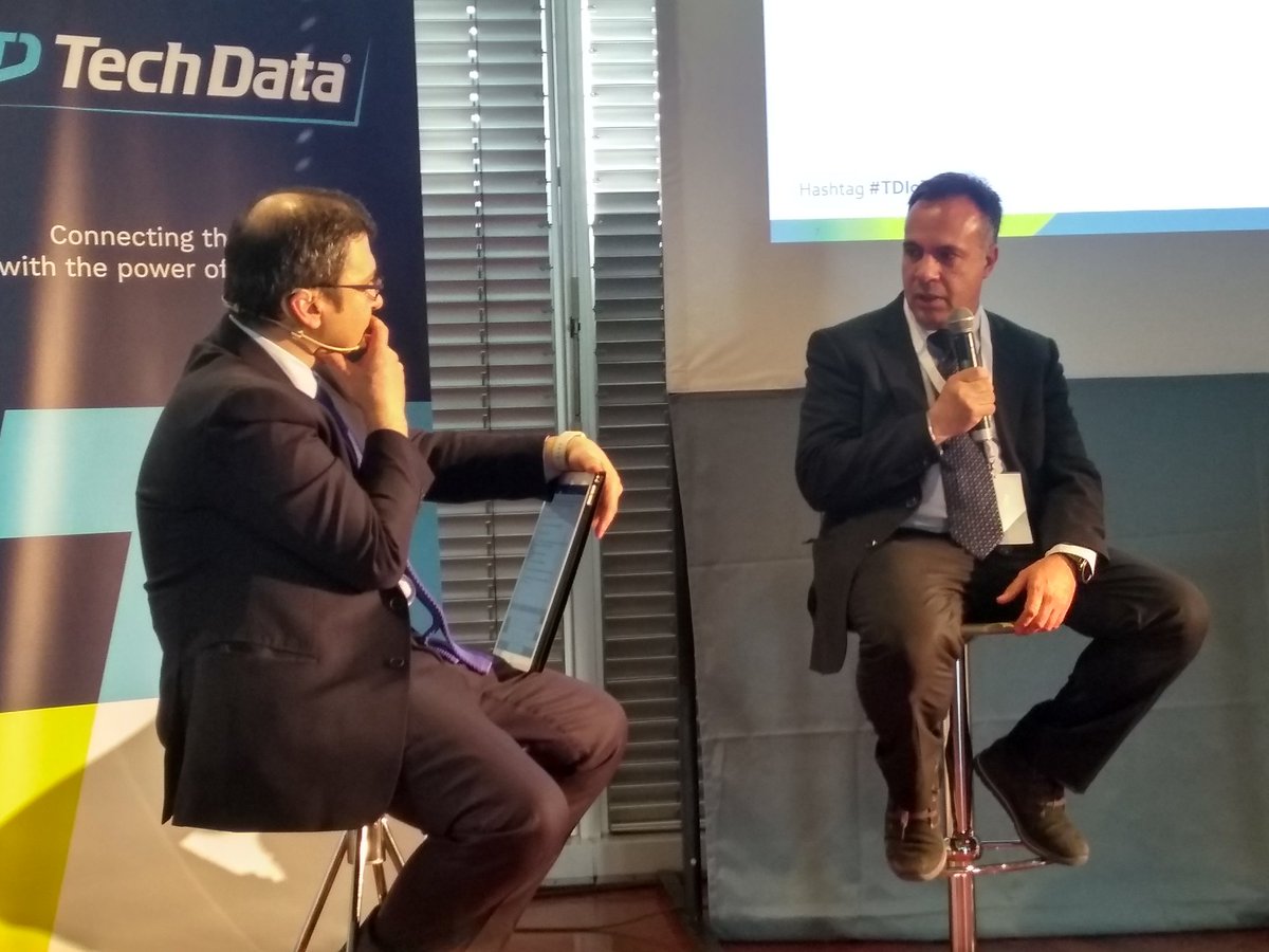 Cla_Gagliardini's tweet photo. Alberto Sardini - IBM Solution Architect di @IBMItalia
Creare uno scudo attorno al lavoratore, per prevenire infortuni e malori è l'obiettivo della soluzione "IBM IoT for safer workplace", basata sull'intelligenza del supercomputer Watson.
#TDIoT https://t.co/Rn6b0pAQs5