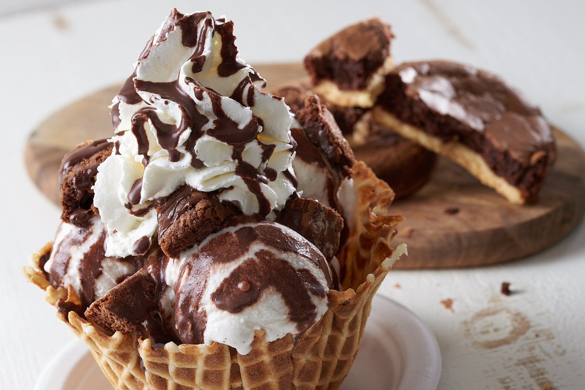 Vivoli Il Gelato On Twitter It Doesn T Get Much Better Than Vanilla Gelato With Nutella Brownie Pieces Fresh Whipped Cream And Chocolate Sauce In A House Made Waffle Bowl Ask For It