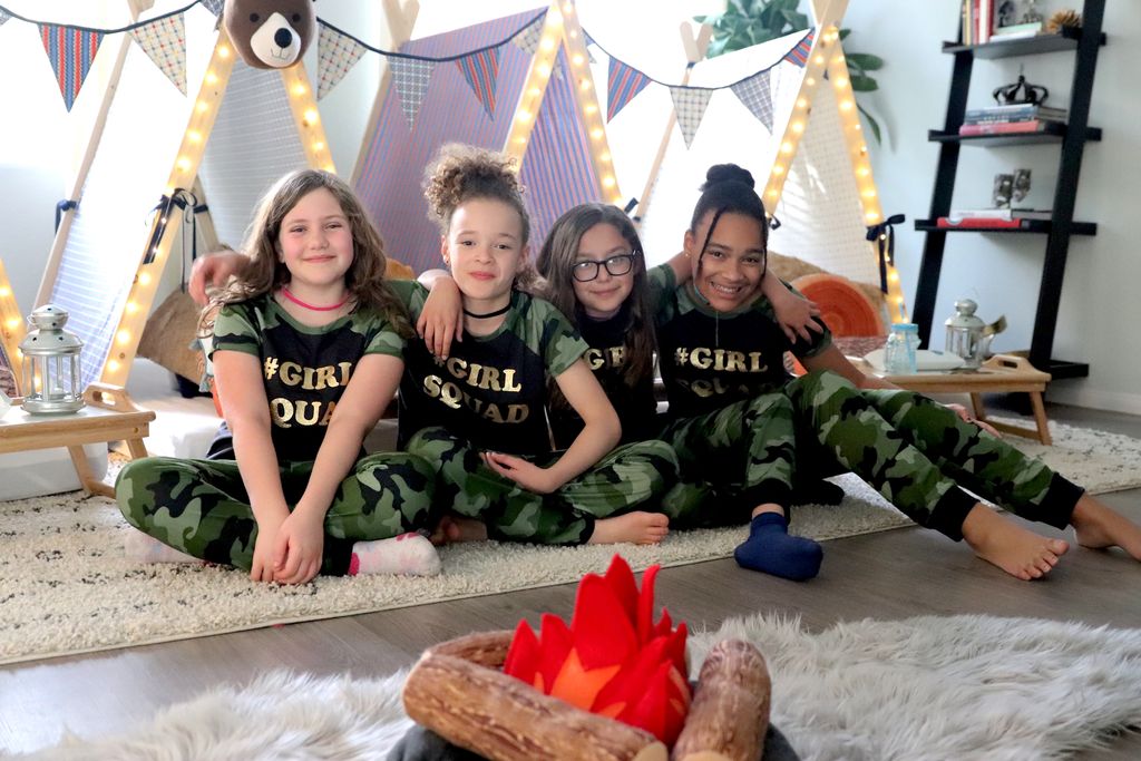 WonderTentTweet's tweet photo. #girlsquad #squadgoals #sleepover #wondertentparties #createalittlewonder https://t.co/ekVmtj6gKa