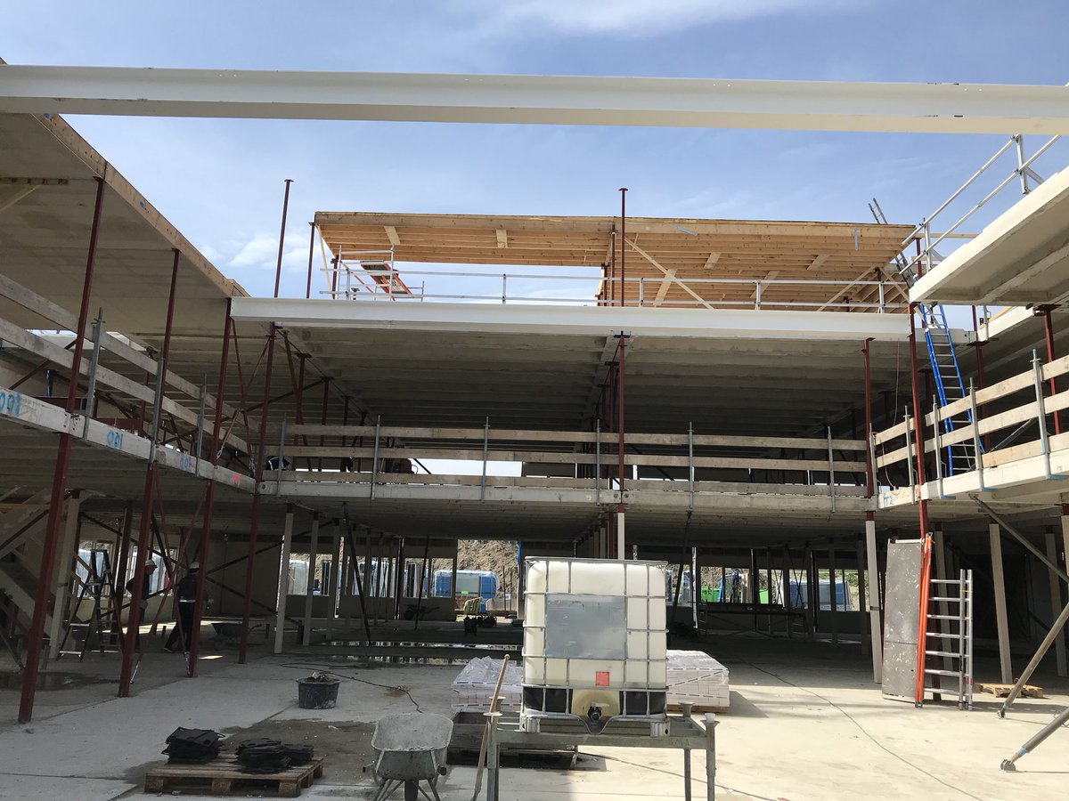 Het gaat hard op de bouwplaats van <a href="/ACADEMIE_TIEN/">ACADEMIE TIEN</a> door de mannen van <a href="/DeGrootVrmshp/">De Groot Vroomshoop</a> De 1ste verdieping zit erop en de 2de volgt deze week!