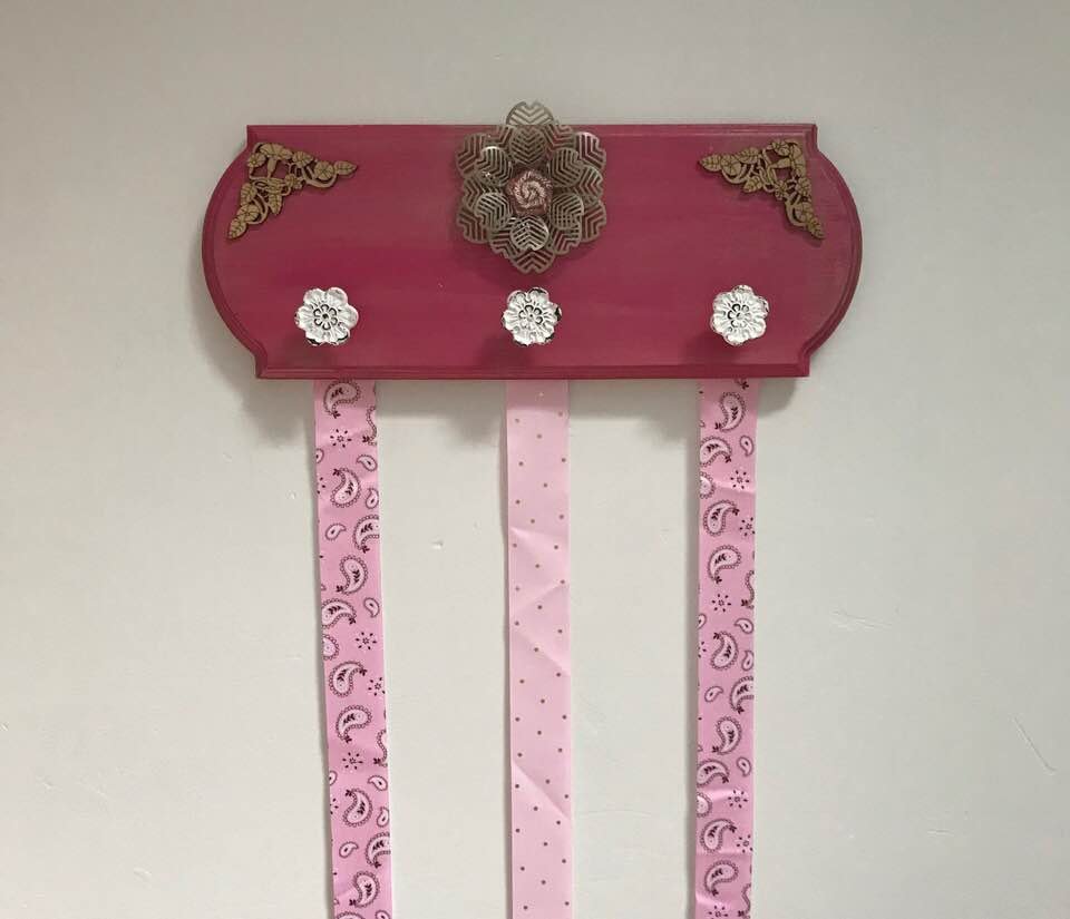 lmcook30's tweet photo. Pink Hair Bow &amp; Headband Organizer 
Choose ANY COLOR 
CUSTOM ORDERS Welcomed https://t.co/nSvYcyuK3T #tintegrityt #shoppershour #marketnshop #etsyteamunity #handmadehour #womaninbizhour #promomyshop #giftforher #HairBowOrganizer #HairBowHolder #GirlsNurseryDecor #BabyShowerGift https://t.co/dwjjFdO5XW