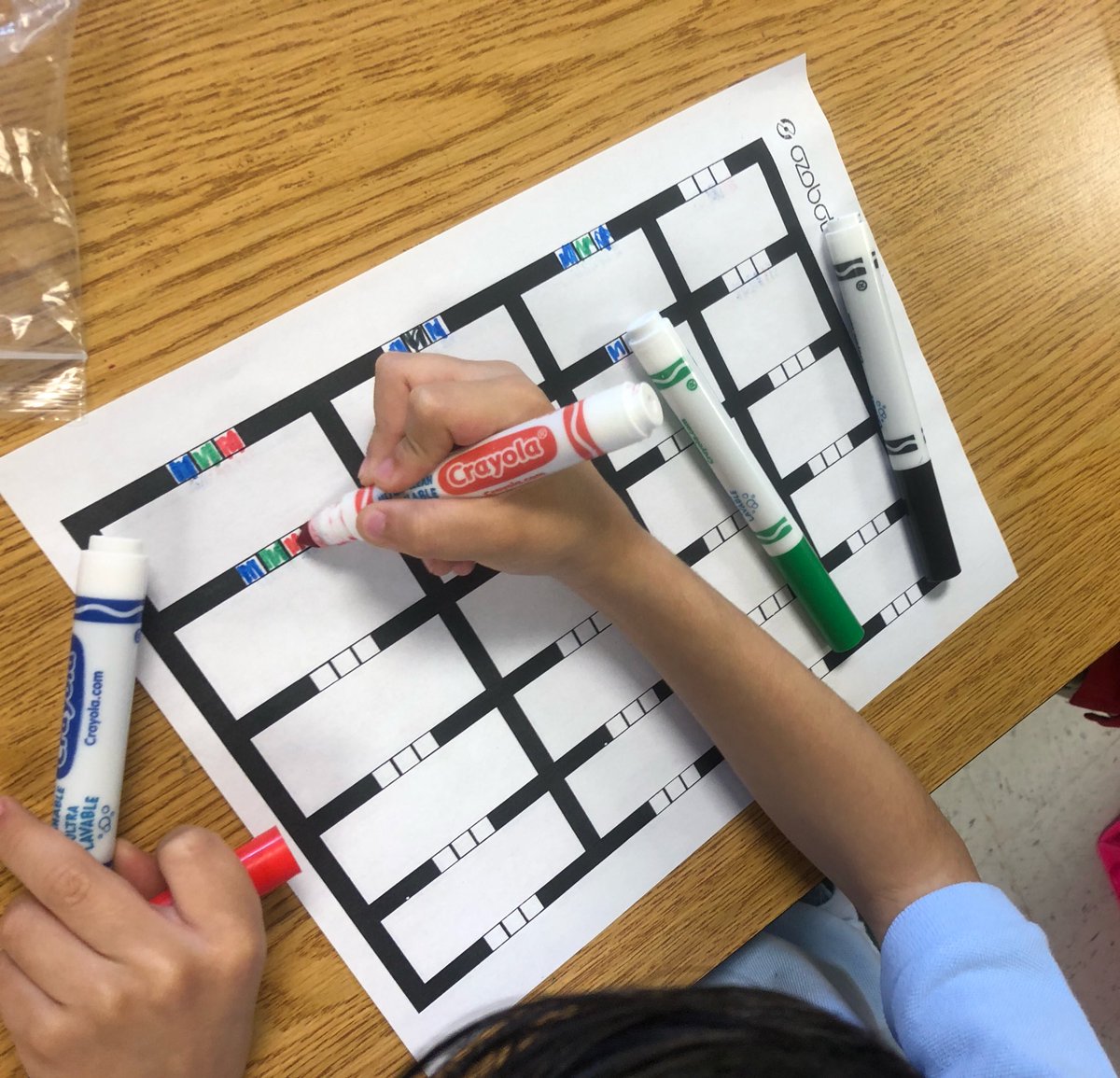 MidMathMsParker's tweet photo. This week in the #OutleyScienceLab, the first graders are learning code in order to move their @Ozobots at different speeds. 👾💨 @OutleyE @AliefScience @OutleyScience #HourOfCode #AliefScienceRocks https://t.co/MDUvi4lKTt
