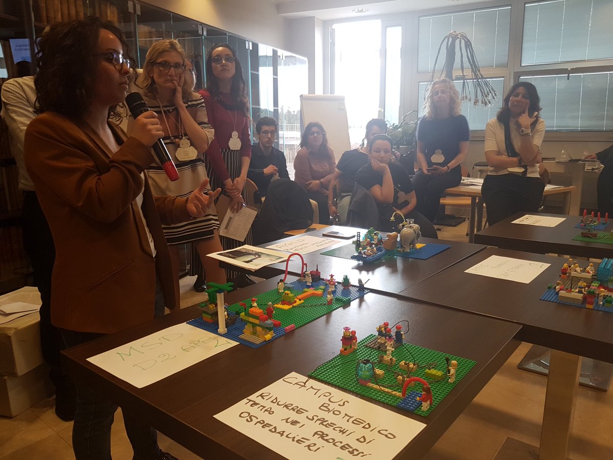 fmdigitale's tweet photo. Applicazioni, #bigdata, #IntelligenzaArtificiale,#TagNFC:le nuove tecnologie a supporto di pazienti e medici per una nuova visione di ospedale. Termina il #DigilifeWorkout in collaborazione con @LazioInnova alla #RomeCup2018 https://t.co/qnm7jwC84W