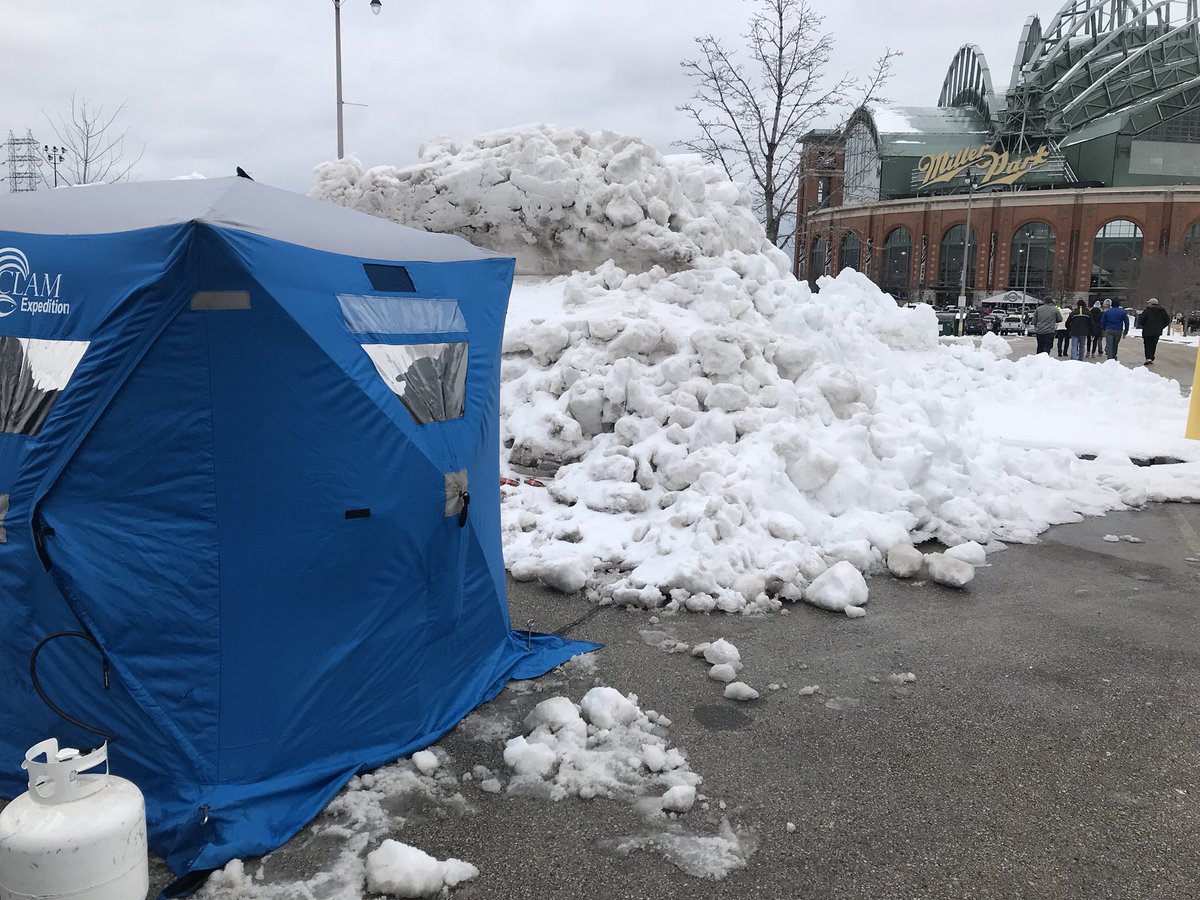 RebeccaKlopf's tweet photo. A guy brought his ice shanty to tailgate at Miller Park. #springwinter #whenwillspringstart https://t.co/bFIeUTOOgD