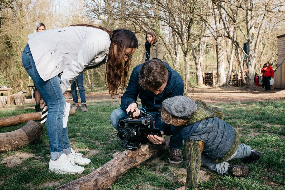 Demain_Geneve's tweet photo. Ce qu’on ne vous a pas dit, c’est qu’en réalité c’est Marcel qui a réalisé le film du haut de ses 2 ans. Photo prise par Guillaume Mégevand. #ecocrèche #forêt #enfantcurieux #sacrépetitbonhomme #momentmagique https://t.co/nCZ9jYg7mq