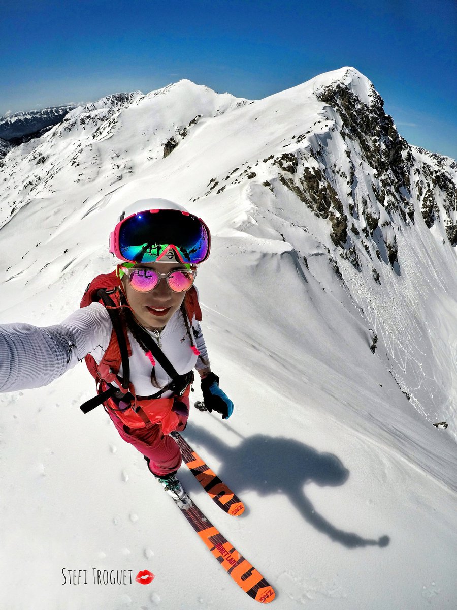 Playing at Portella de Joan Antoni's ridge 🗻💙!! #Andorra 🇦🇩