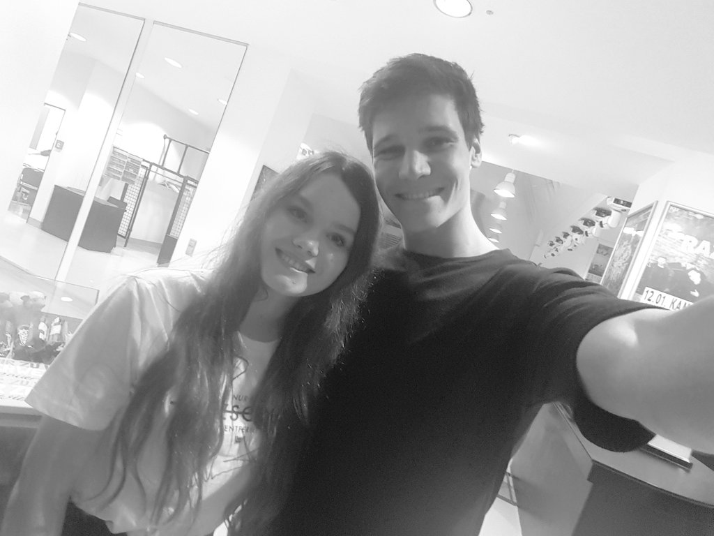 winniescrew's tweet photo. Ey es wär' schön blöd, nicht an Wunder zu glauben!
Schönster Moment 2k17 🙏🏼💗 #miss #AnWunder #methero
@Wincent_Weiss https://t.co/jA8G2gg64a