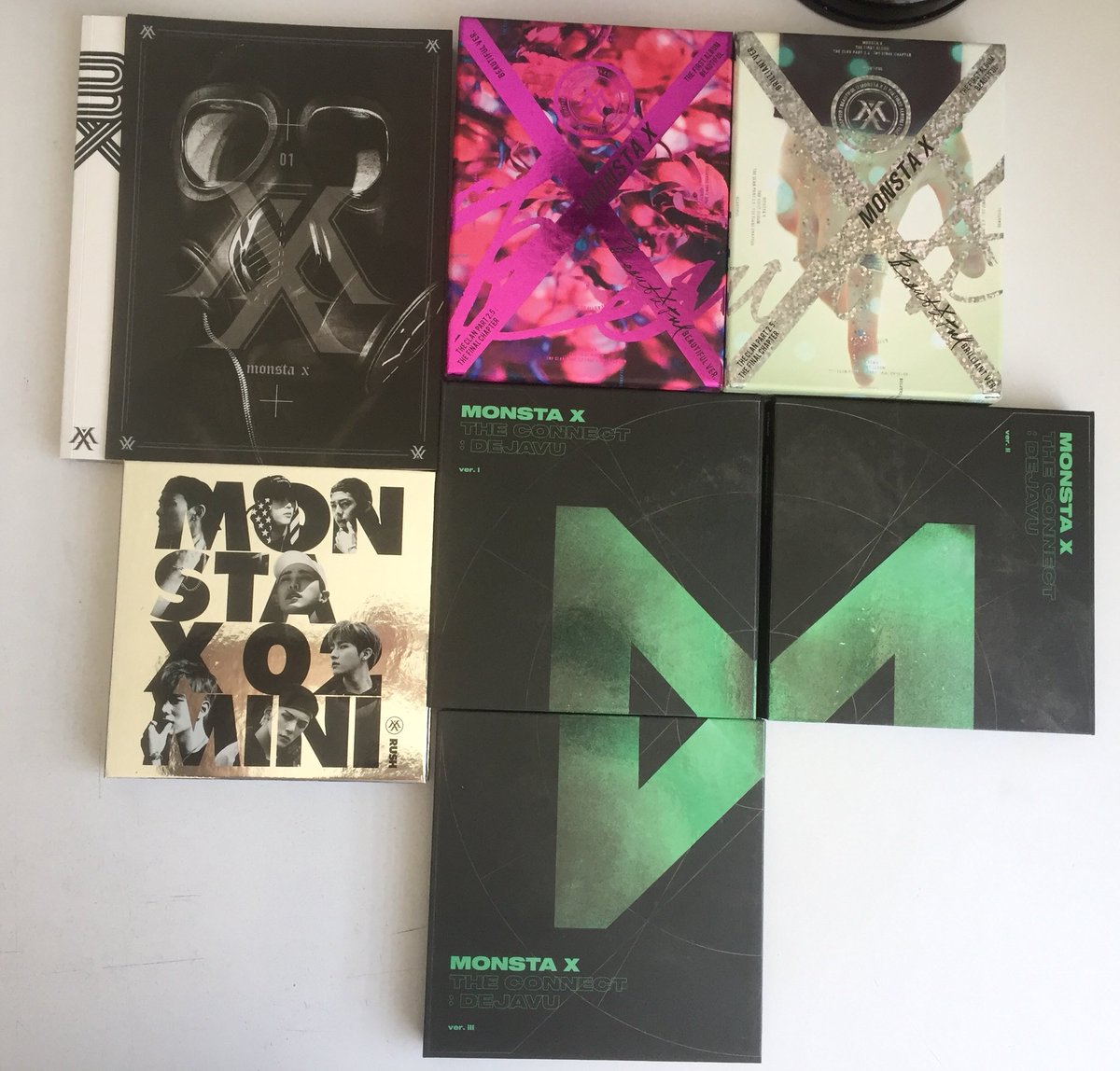 clau_sanchez3's tweet photo. Yo compro en #TrendyKoreaMX Mi tienda de súper confianza❤️ gracias a Trendy Korea he podido ir completando mi colección de Monsta X❤️ mis números son: #AL001 #RDF011 #MXC005
#MONSTA_X #SEVENTEEN #BLACKPINK https://t.co/1nu5lE6fmy