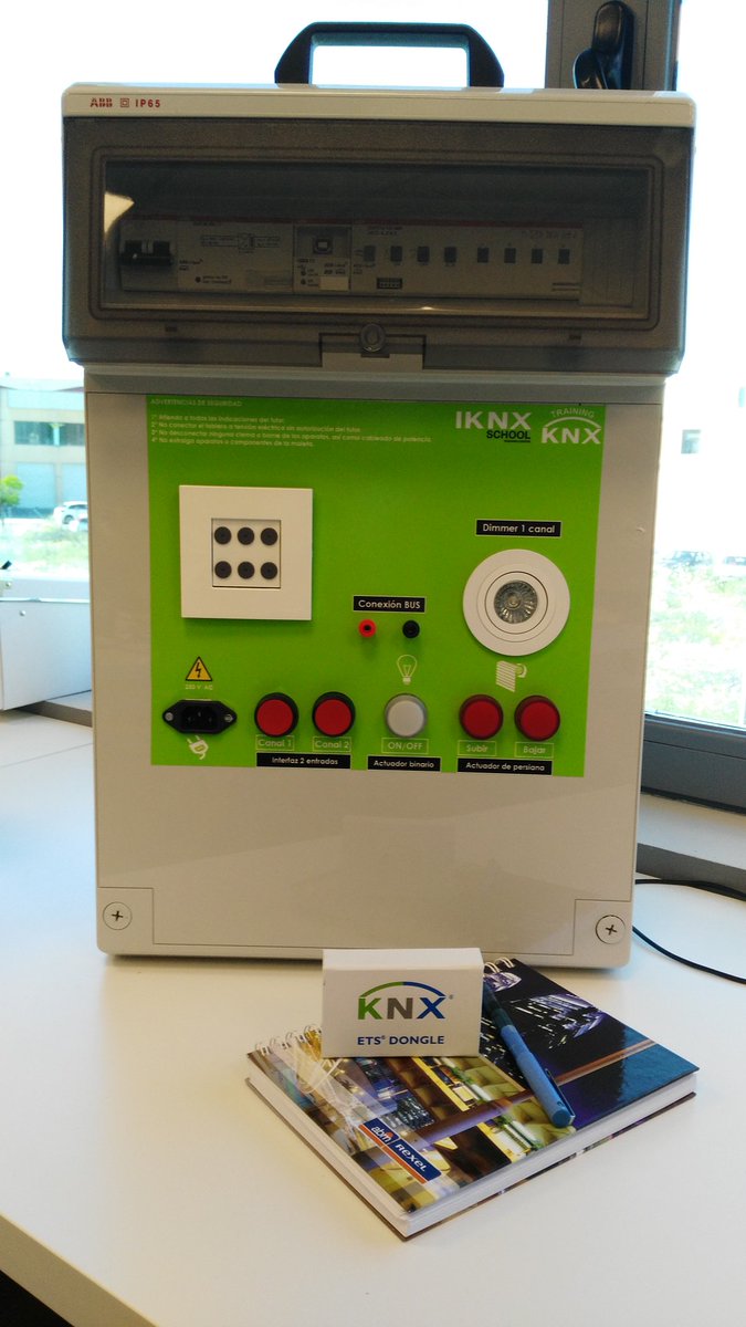 IKNXSchool's tweet photo. Preparando tutoriales para aprender KNX con la maleta de entrenamiento #trainingbox de @ABB_Spain si quieres saber como se programa con ETS5 siguenos en nuestro canal de YouTube. https://t.co/Oc5wYwPdht